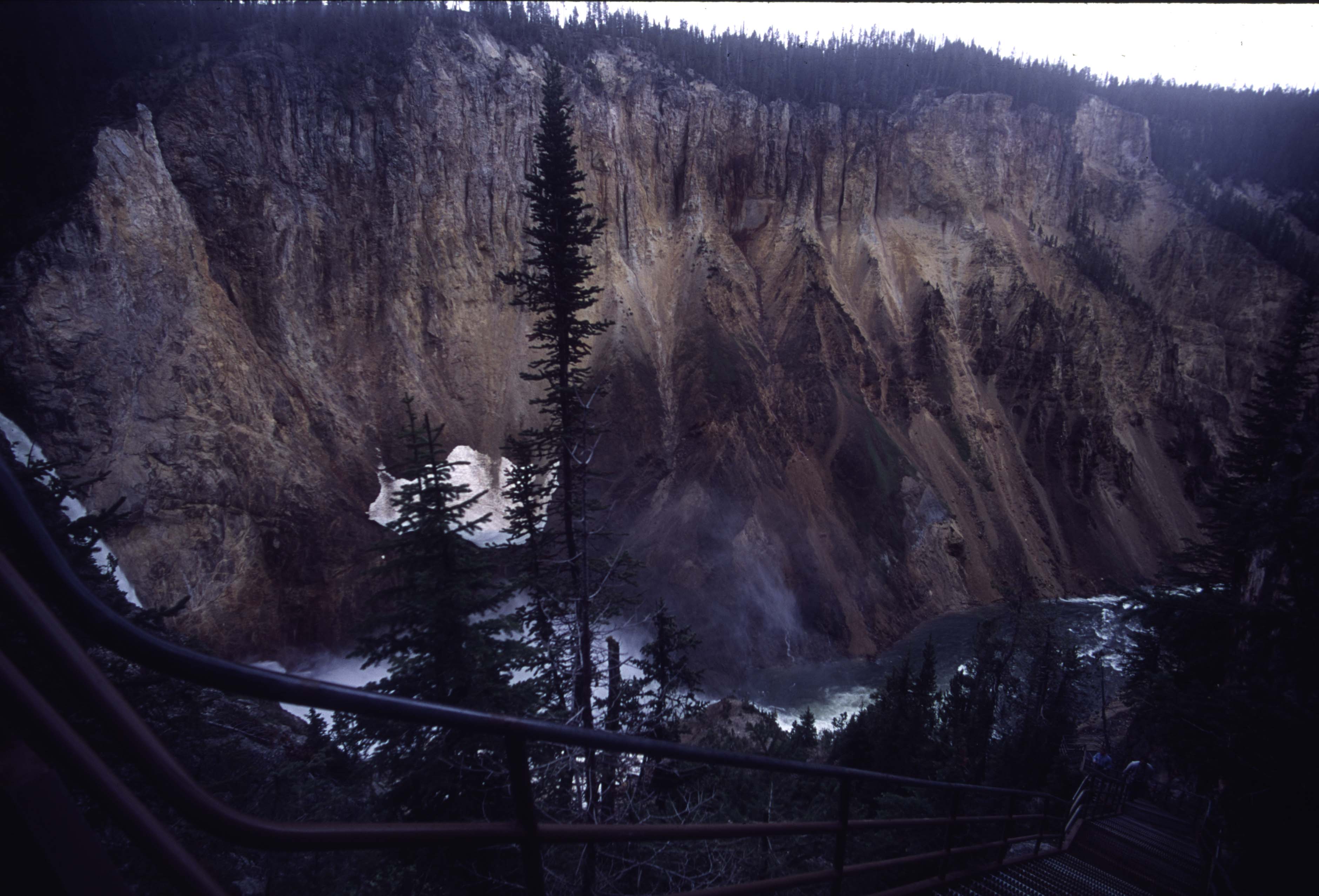 000613 H15 Uncle Toms Trail View