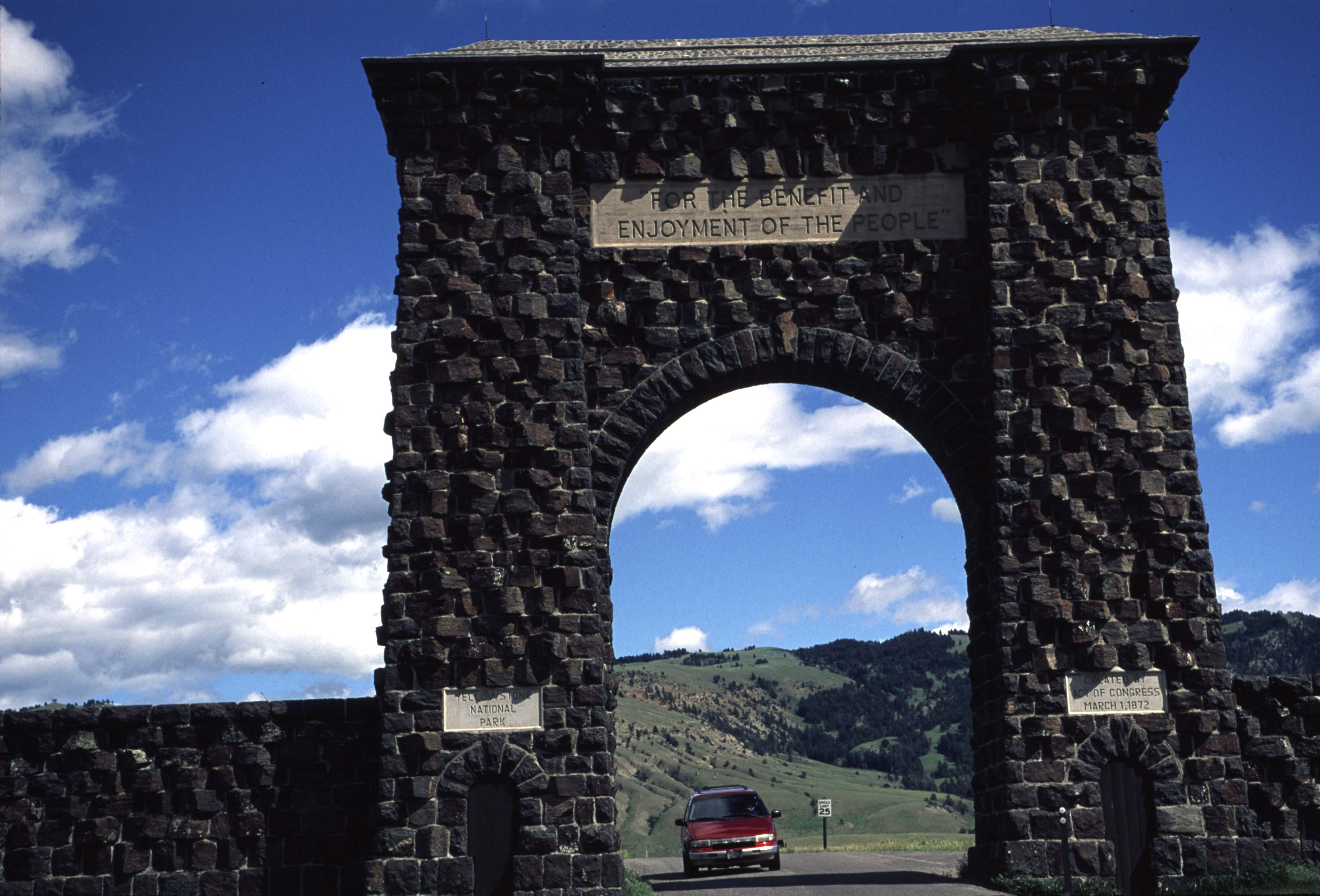 000613 I10 North Entrance