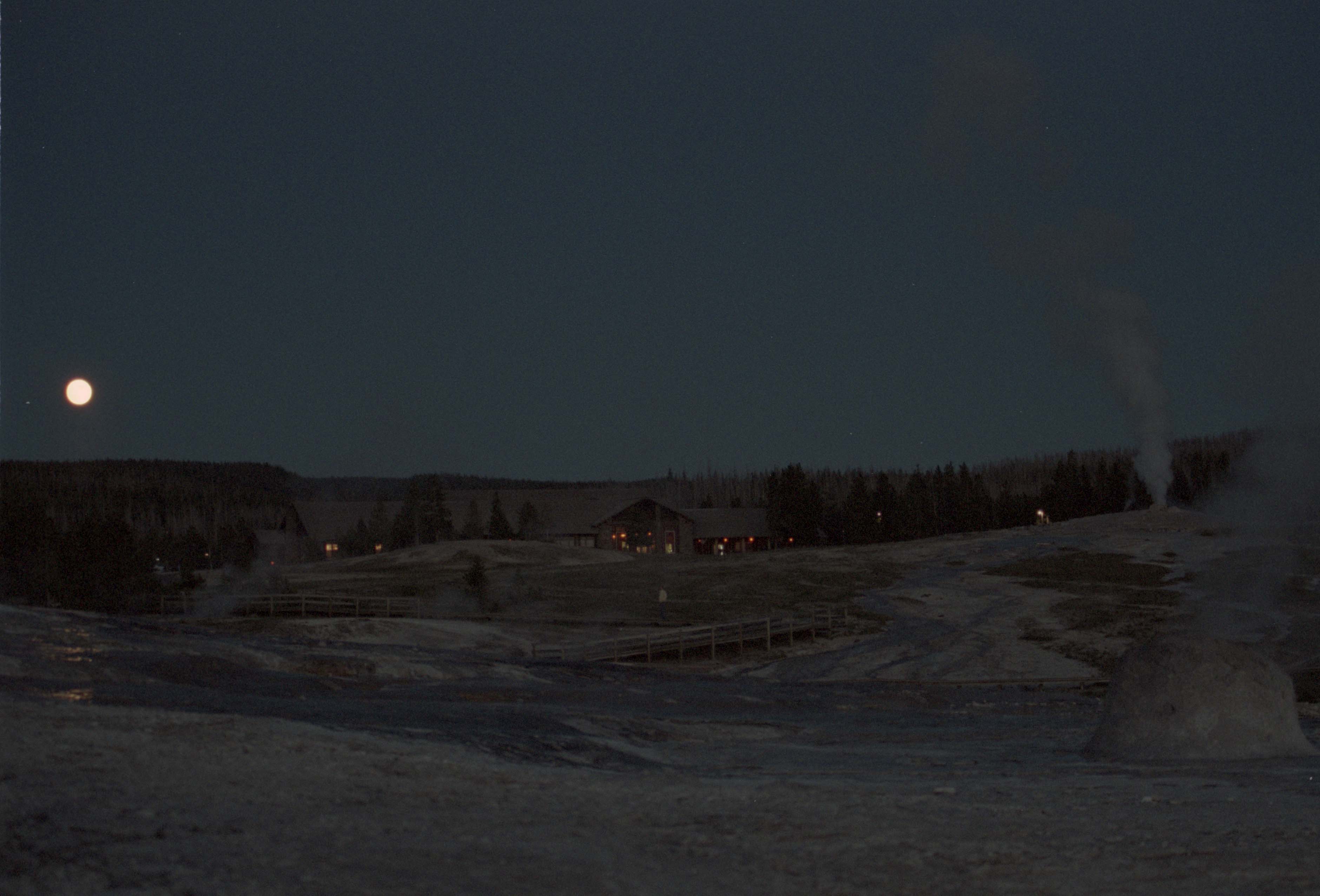 000616 M030 Upper Basin  Moonrise