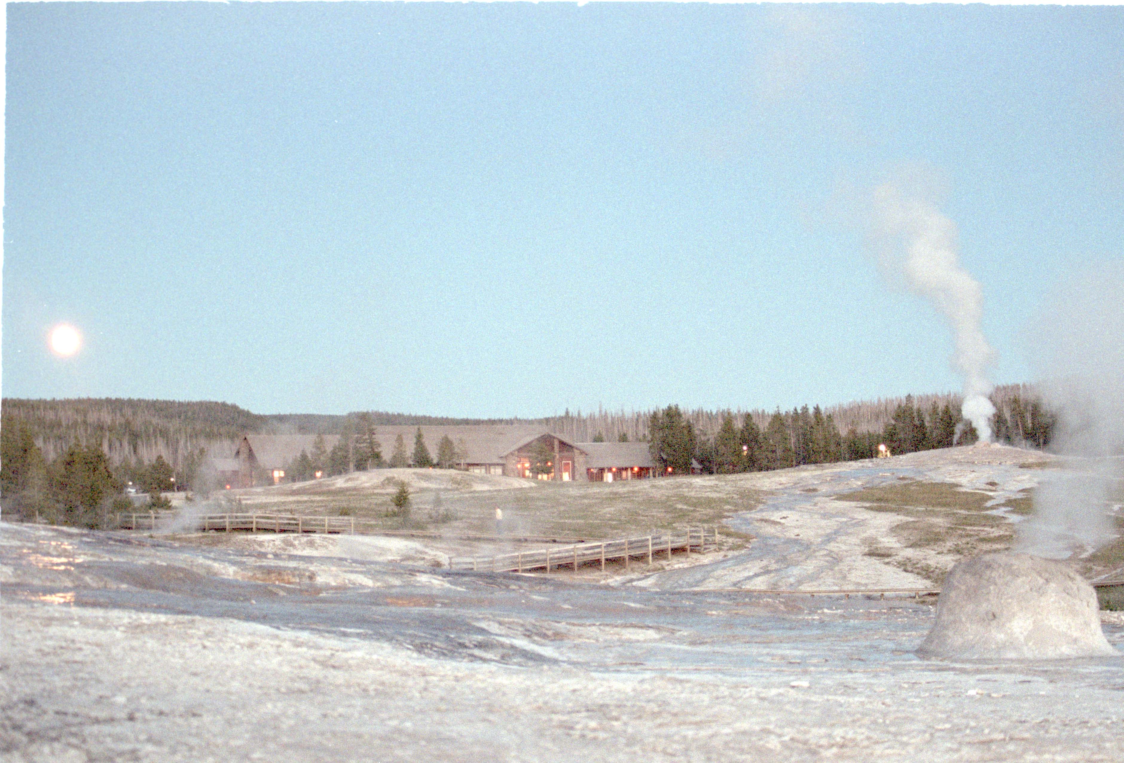 000616 M041 Upper Basin  Moonrise