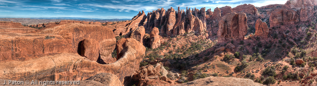 Devils Garden Trail Past Private Arch   Devils Garden Trail, Arches National Park, Utah